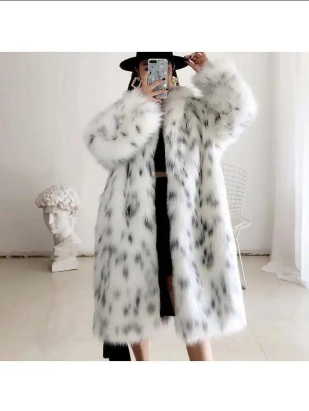 Black And White Leopard Print Women's Faux Fur Coat with Fashionable Long Collar - Picture 5 of 6